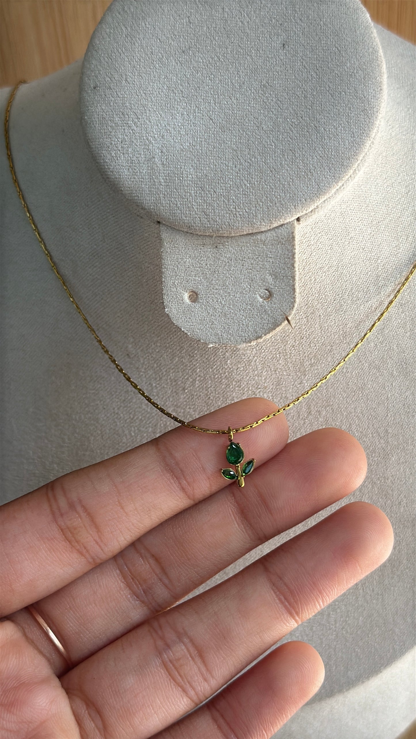 Green tulip chain