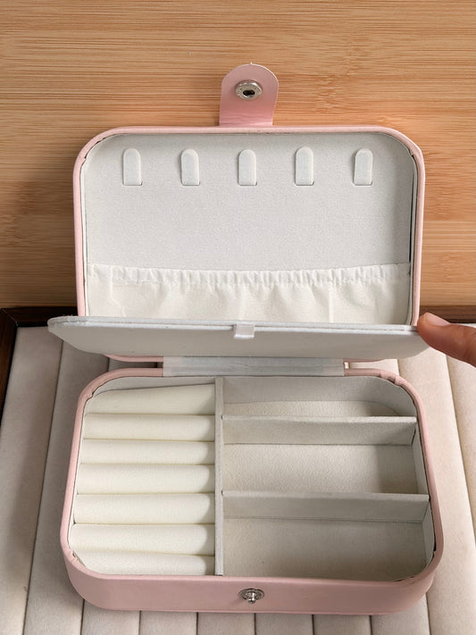Spacious organizer