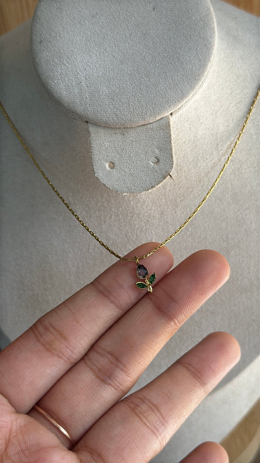 Lavender tulip chain necklace in anti-tarnish stainless steel by Loola - view 2