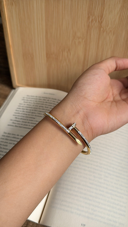 Nail luxe bangle