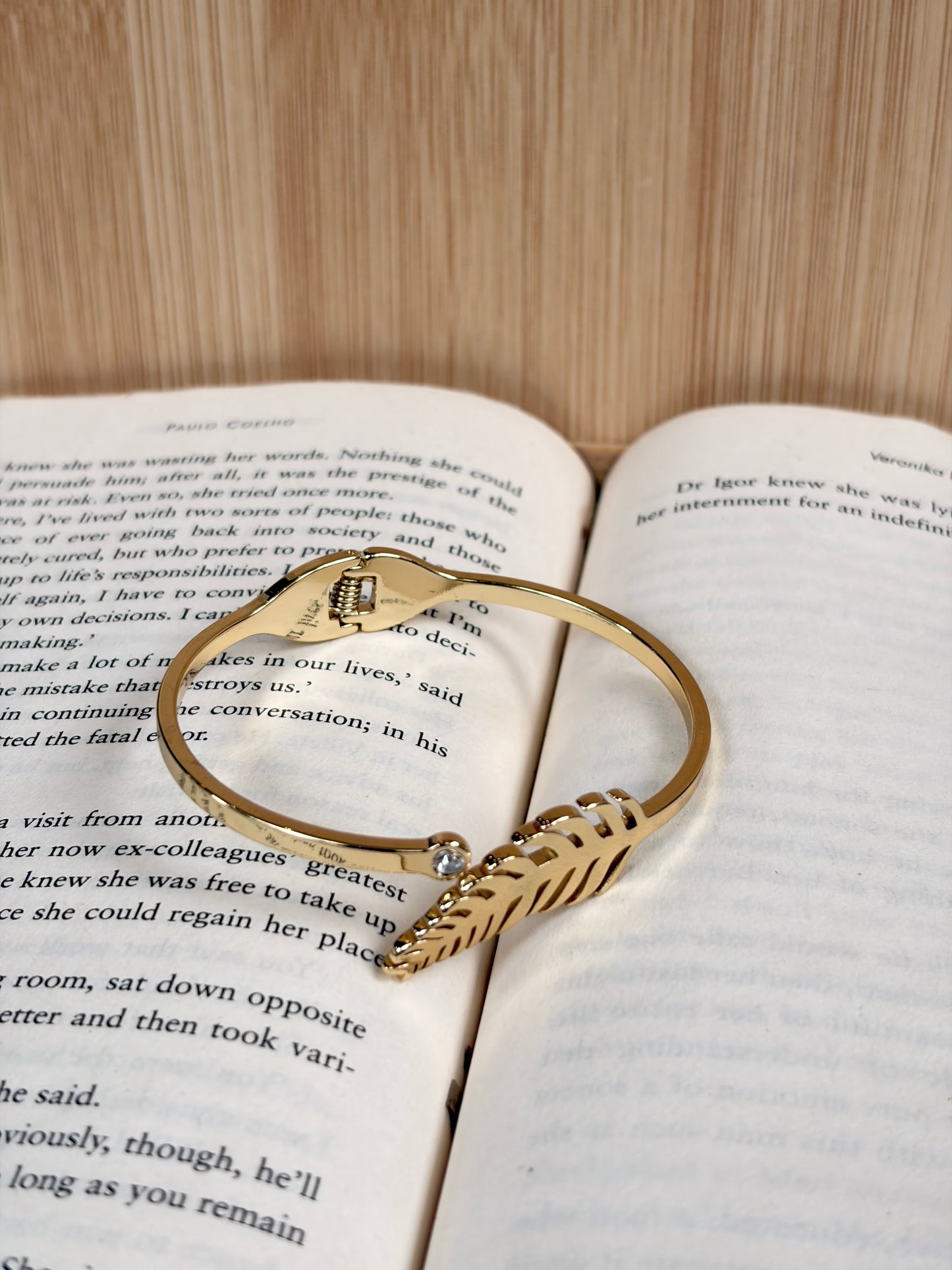 Leaf bangle