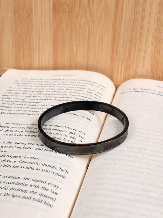 Aura bangle