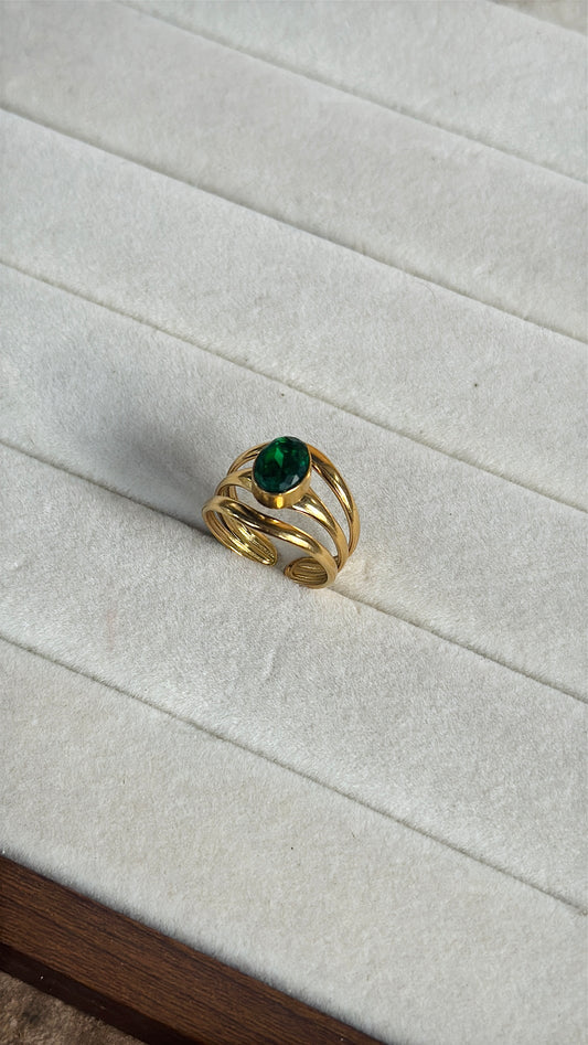 Green stone ring in anti-tarnish stainless steel by Loola